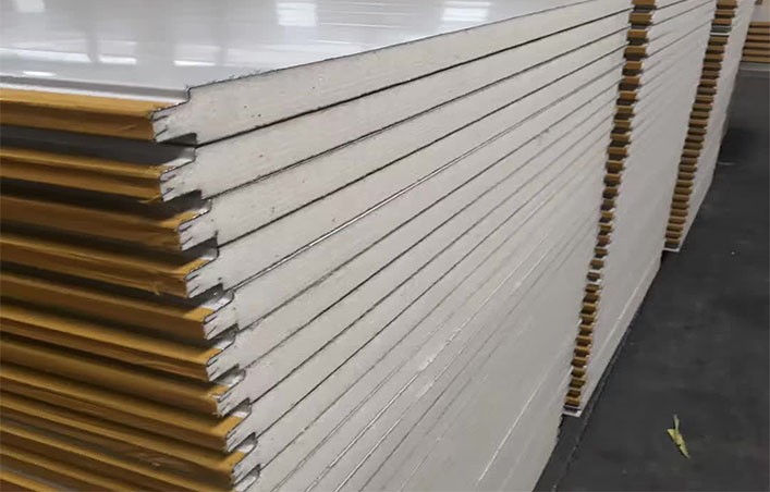 Sandwich wall panels with different core material
