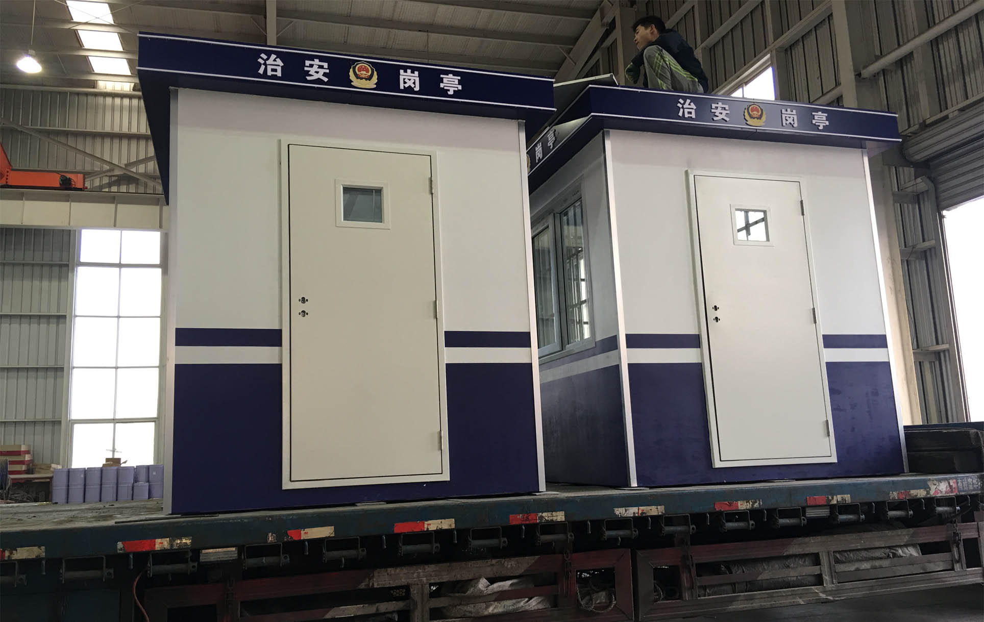Light steel sentry box