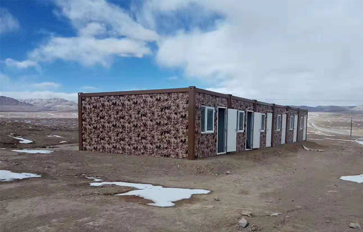 The Unit Stations camp