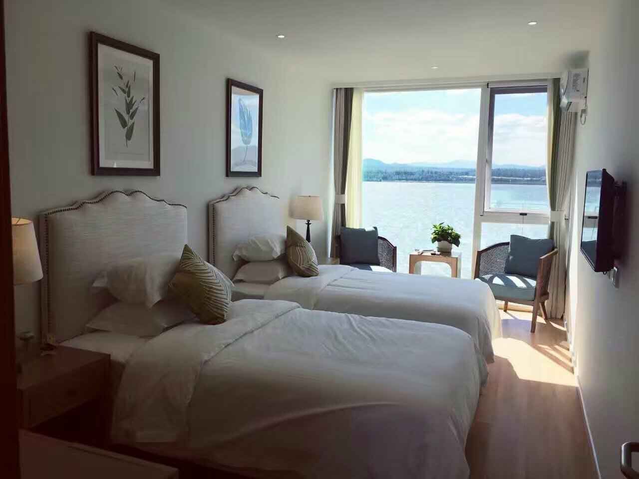 Living room.jpg