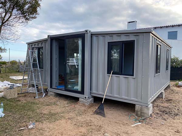 Expandable Shipping Container House.jpg