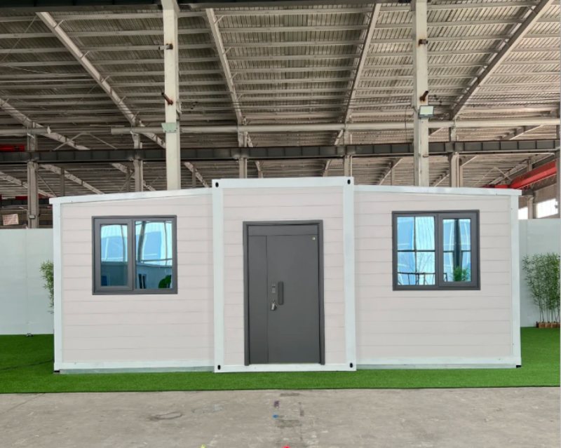 Front view of foldable container house.jpg