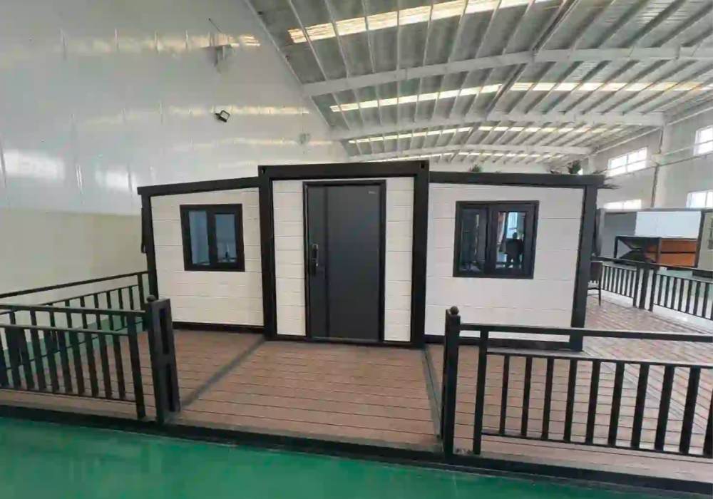 40ft Prefabricated Container House.jpg