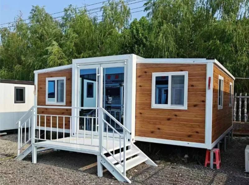 Expandable Container Houses vs. Tiny Houses: A Comprehensive Comparison Across 8 Key Dimensions