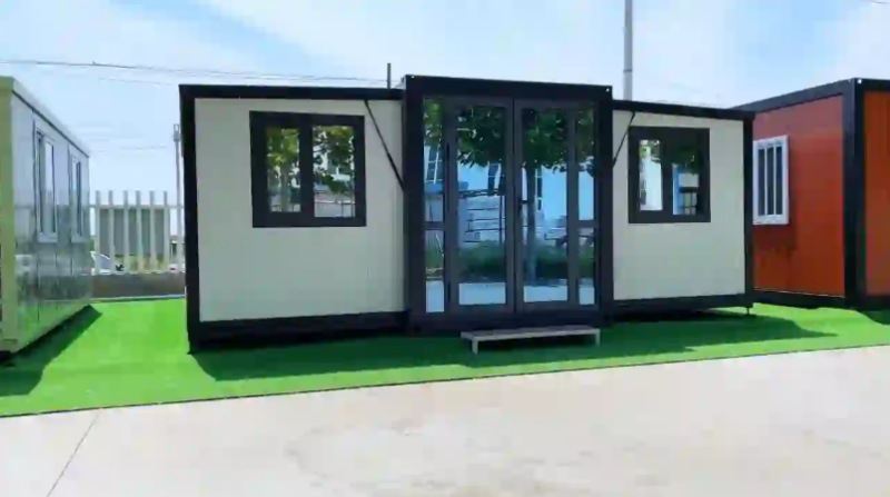modern Expandable Container House.jpg