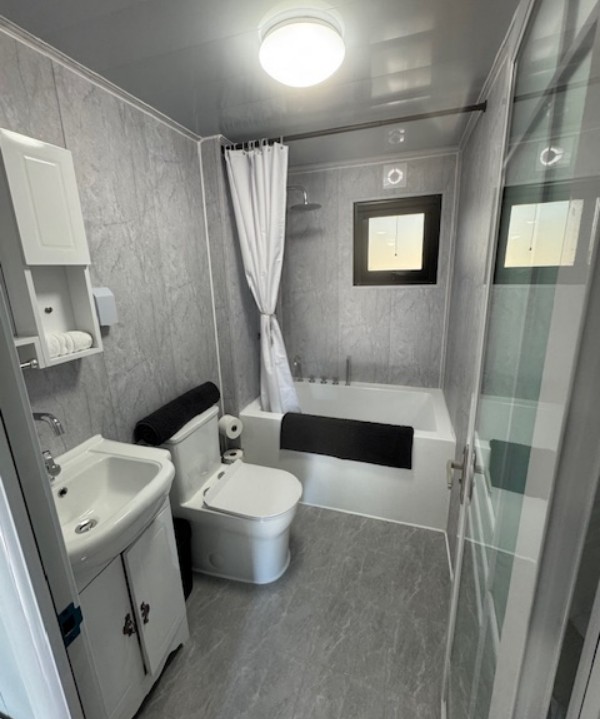 Modern Bathroom Design.jpg Modern Bathroom Design.jpg