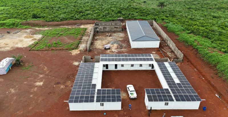 Expandable Container Houses with Solar Energy for Off-Grid Residential Homes.jpg