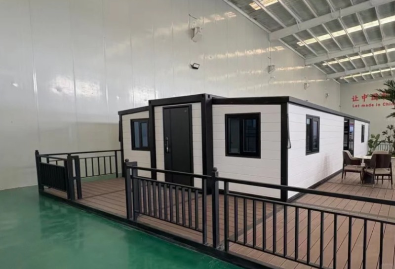Ship a 40ft Expandable Container House.jpg Ship a 40ft Expandable Container House.jpg