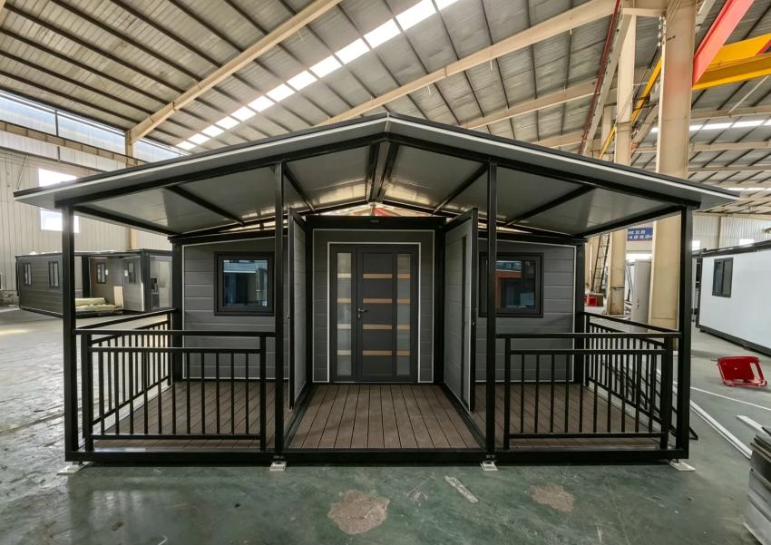 Container House from China.jpg